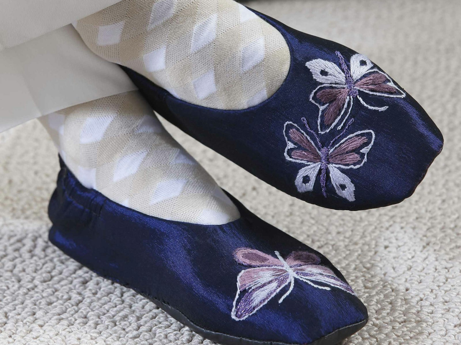 Airplane Slippers to Make and Embroider Primary Image