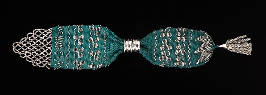 The Ingenious Miser’s Purse Image