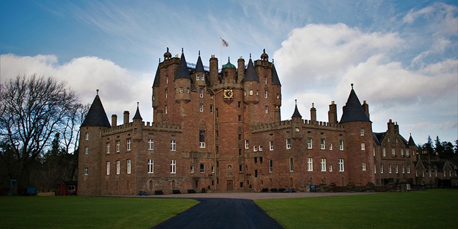 Postcard from Scotland: Scottish Crewelwork from Glamis Castle Image