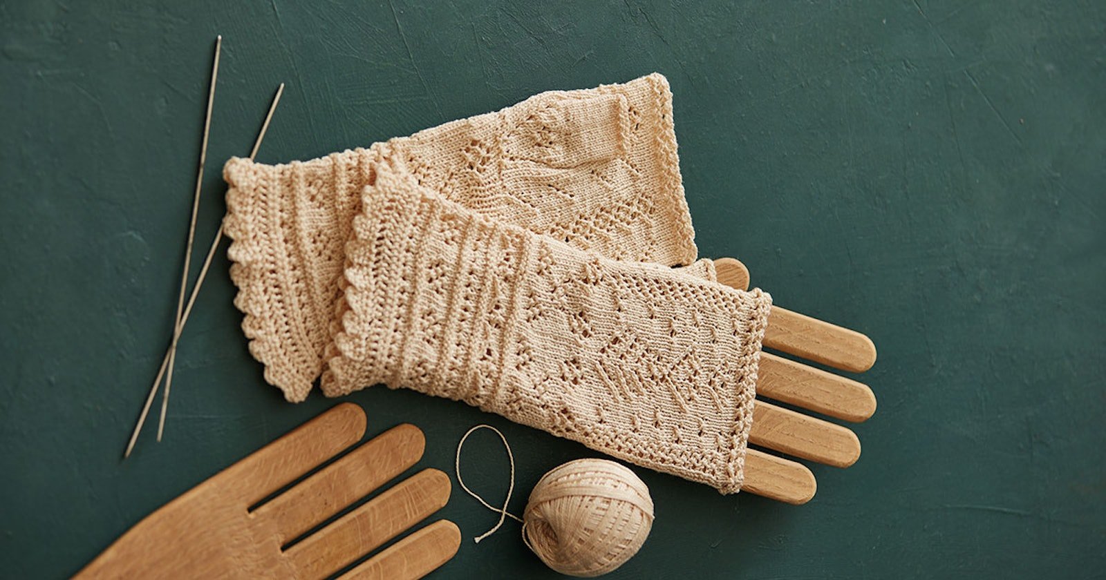 Festival Lace Mitts to Knit Primary Image
