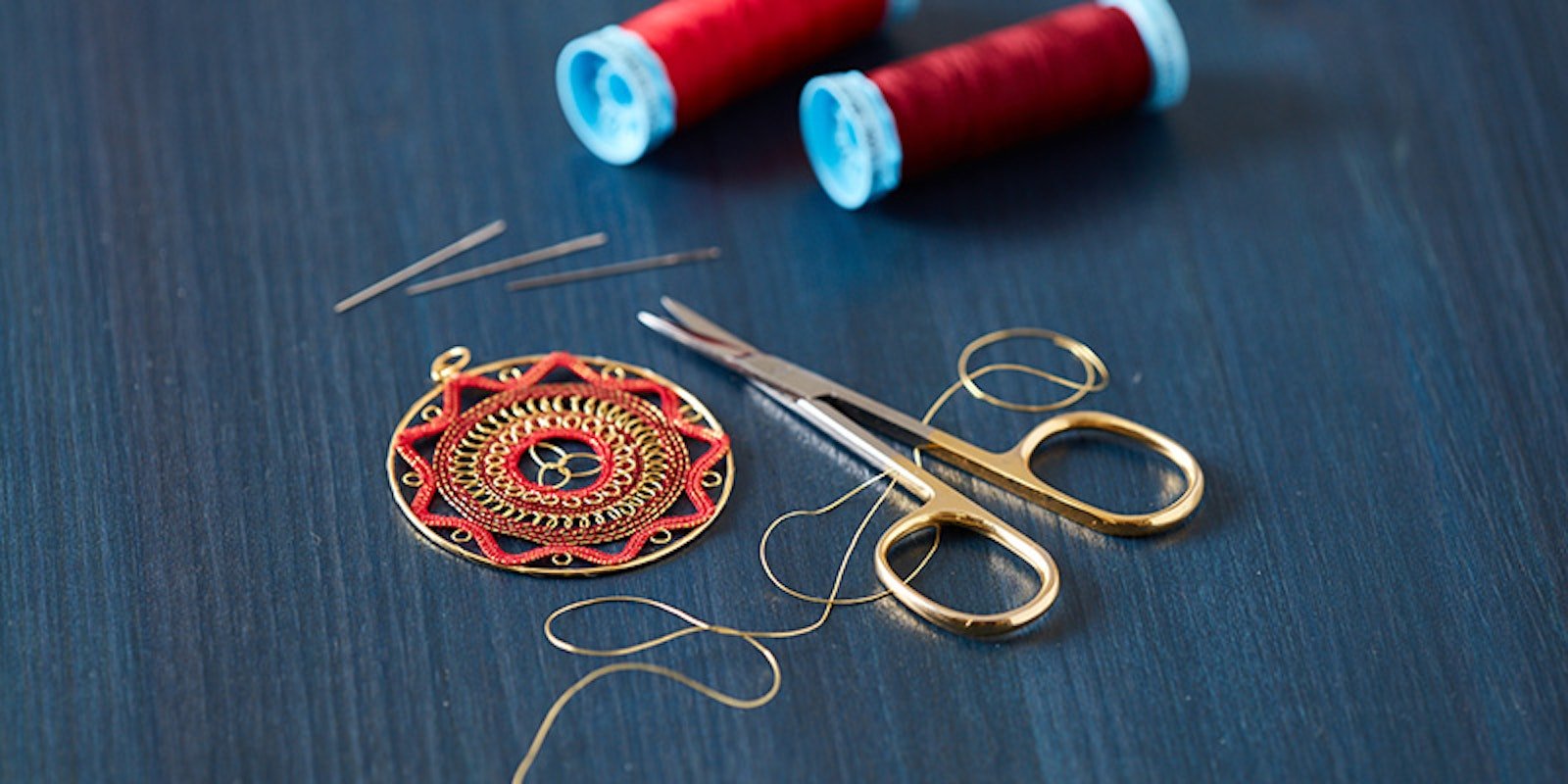 A Medallion of Frisado de Valladolid-Style Lace to Stitch Primary Image