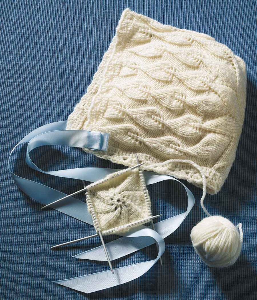 Amana Star-Pattern Baby Bonnet to Knit Image