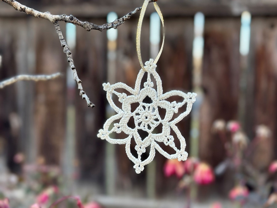 A Vintage Picot Snowflake Pattern  Image