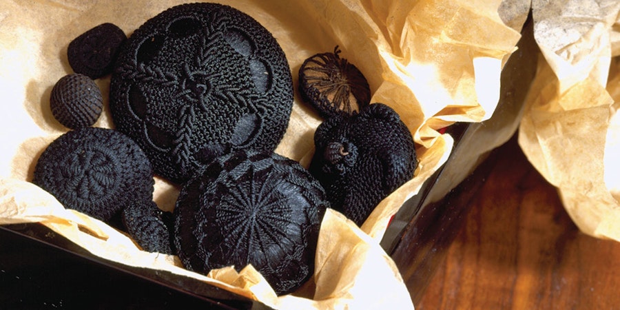 Make Crocheted Buttons Image