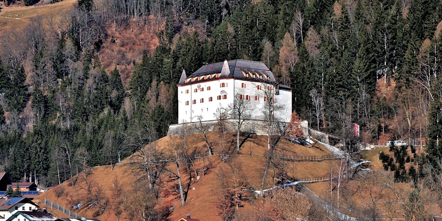 Discovering Fifteenth-Century Undergarments Image