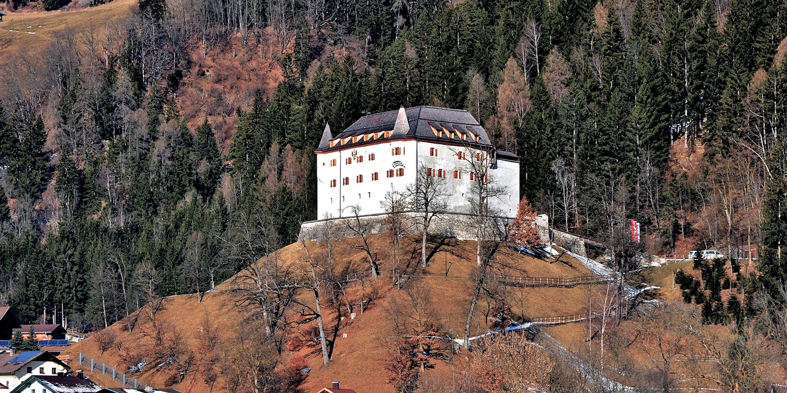 Discovering Fifteenth-Century Undergarments Primary Image