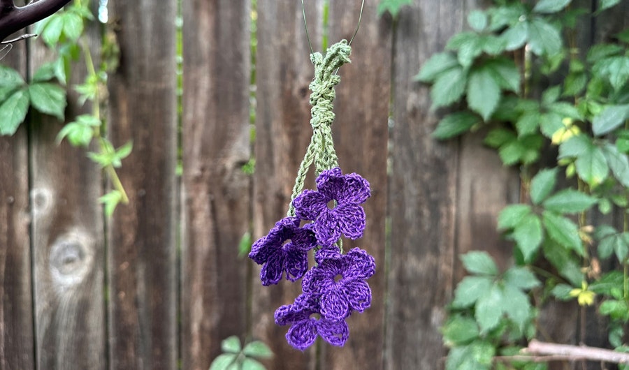 Crochet a Hanging Garden of Violets Image