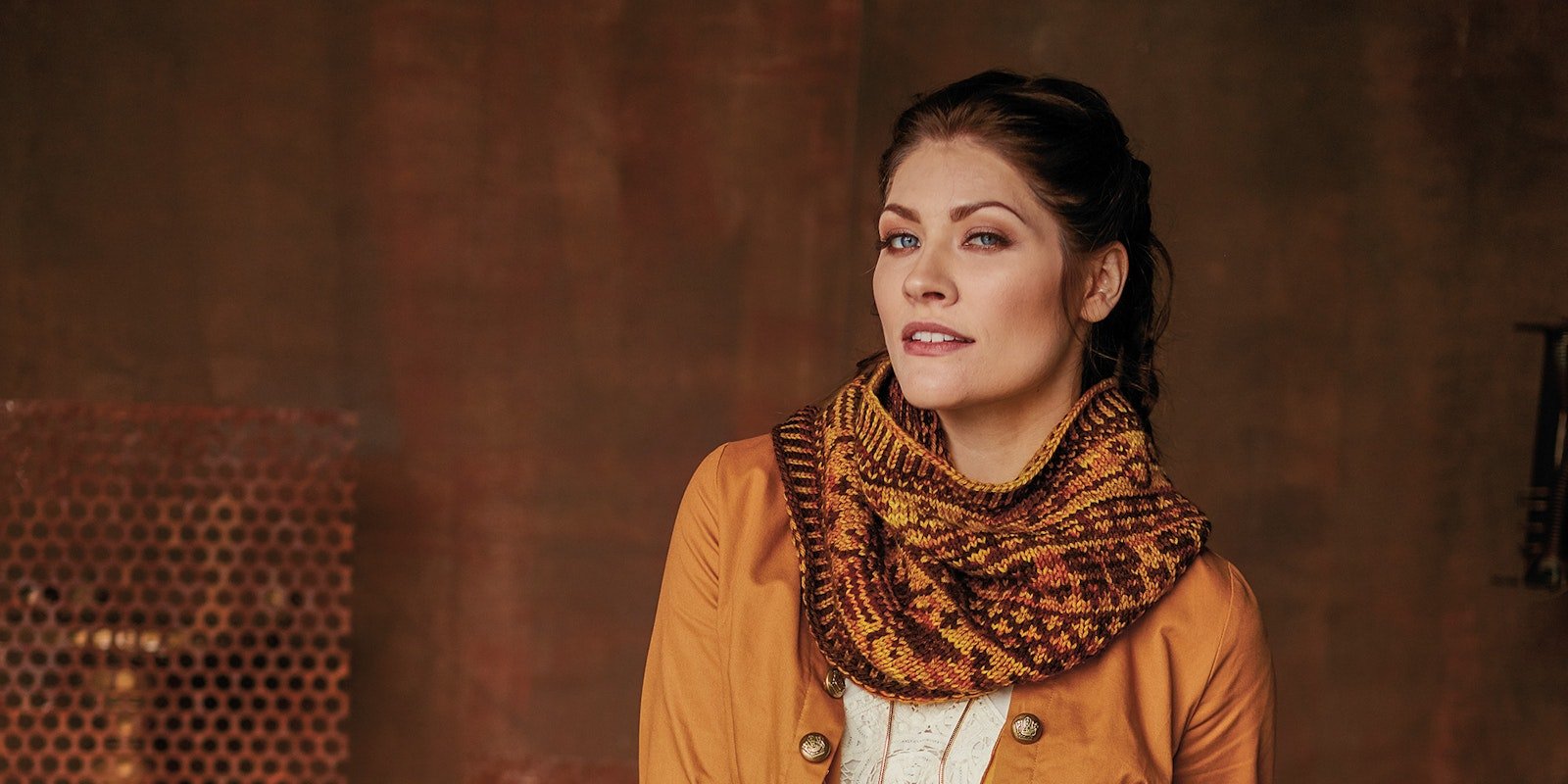 Knitting Traditions 2018: Wings & Keys Cowl Primary Image