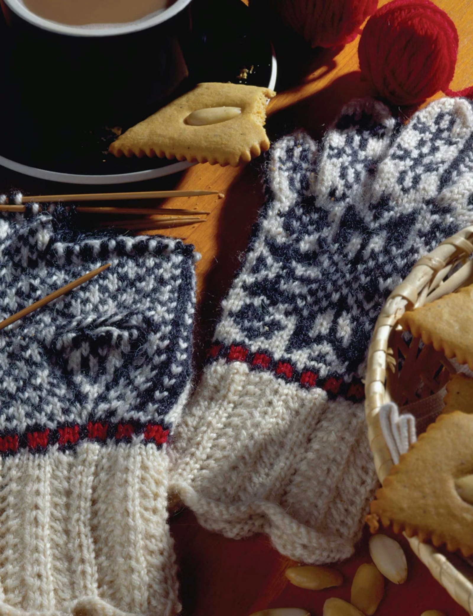 Two-Color Norwegian Gloves Primary Image