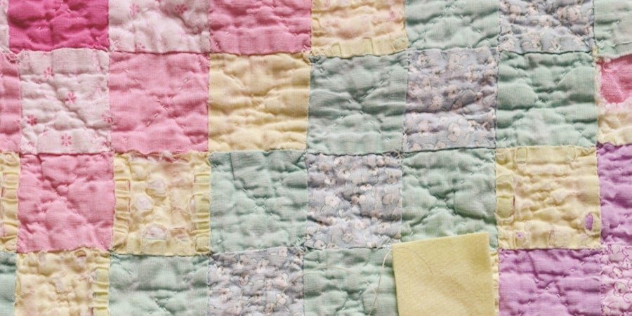Repairing Worn Patchwork Quilts Image