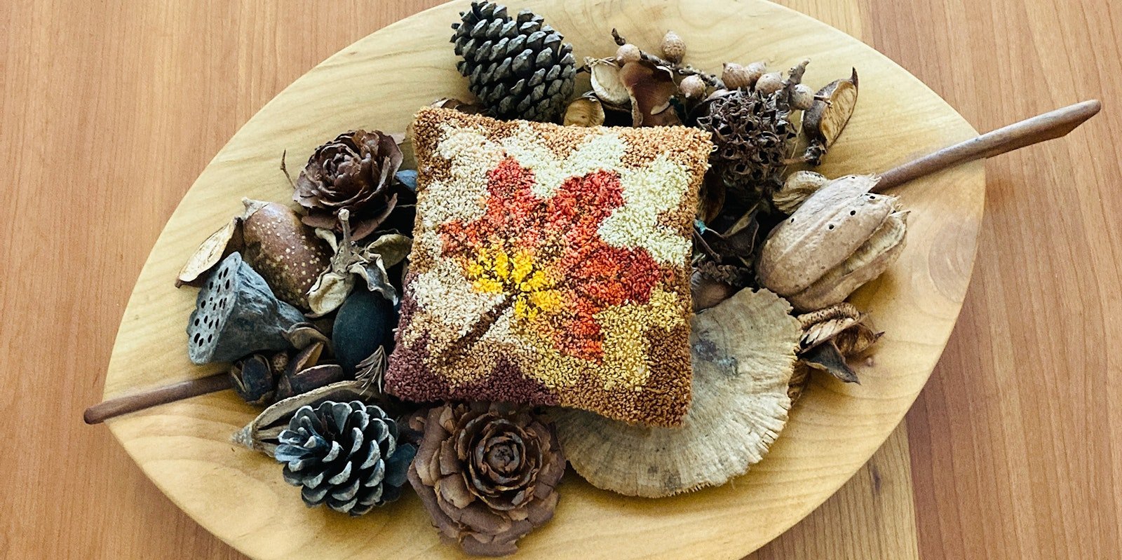 How to Make a Beautiful Fall Maple Leaf Sachet in Punch Needle Primary Image