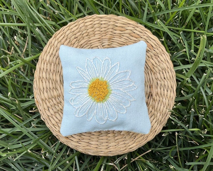 Daisies for Her: A Sachet to Stitch Image
